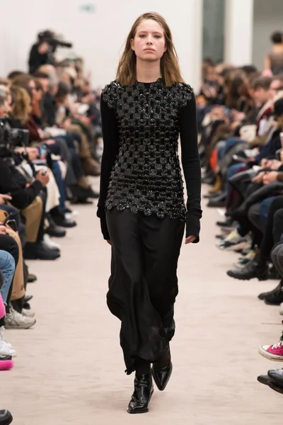 Look 13
